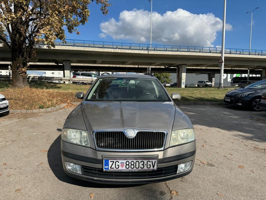 Škoda Octavia Combi 1,6 FSI, fotografija 4