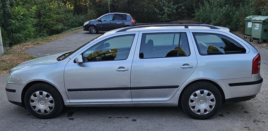 Škoda Octavia Combi 1,6, fotografija 2