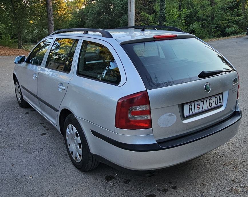 Škoda Octavia Combi 1,6, fotografija 3