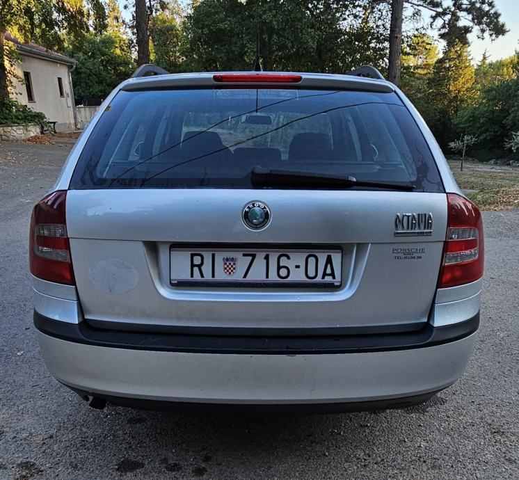 Škoda Octavia Combi 1,6, fotografija 4