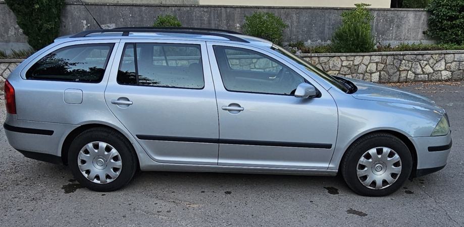 Škoda Octavia Combi 1,6, fotografija 6