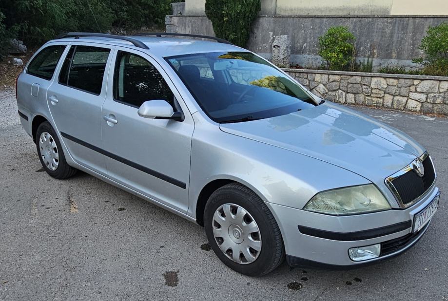 Škoda Octavia Combi 1,6, fotografija 7