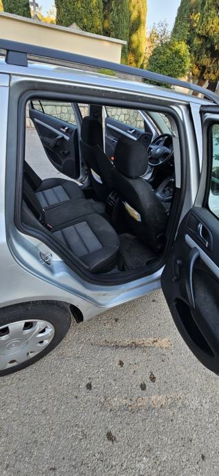 Škoda Octavia Combi 1,6, fotografija 11