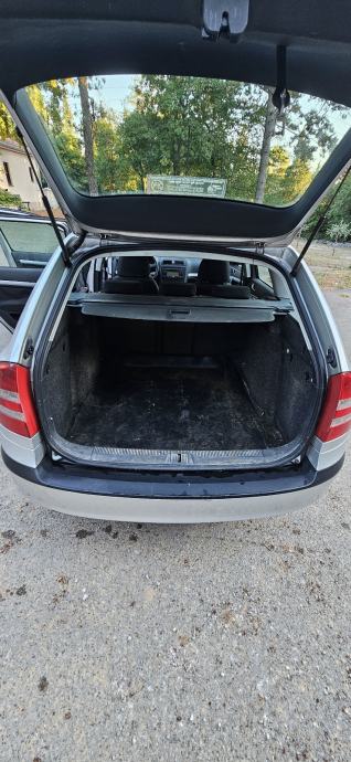 Škoda Octavia Combi 1,6, fotografija 12