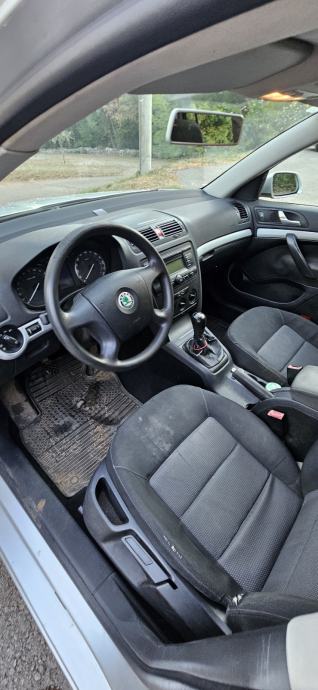 Škoda Octavia Combi 1,6, fotografija 14