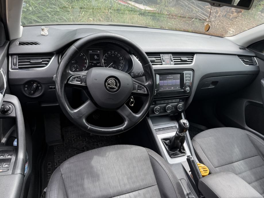 Škoda Octavia Combi 1,6 TDI, 4x4, 2014. godište., fotografija 5