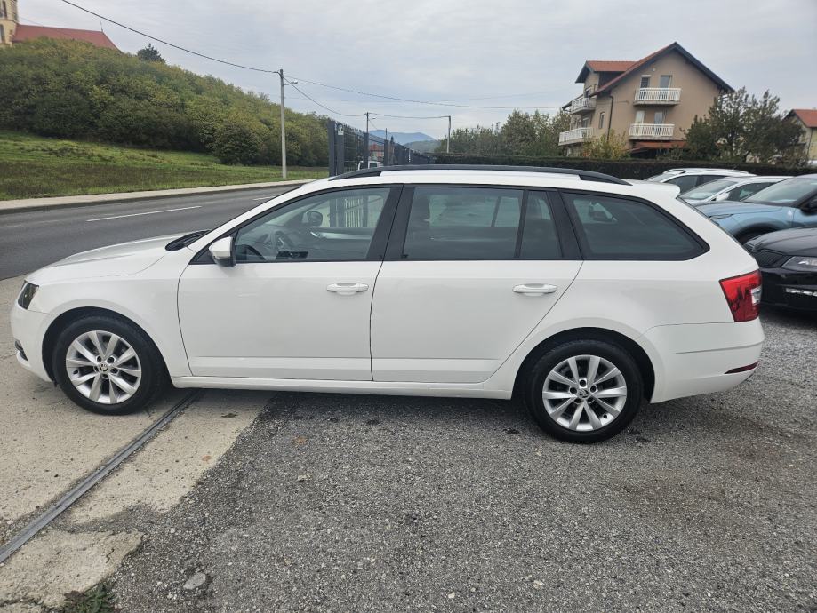 Škoda Octavia Combi 1,6 TDI automatik NAVIGACIJA /REDIZAJN TOP STAN, fotografija 8