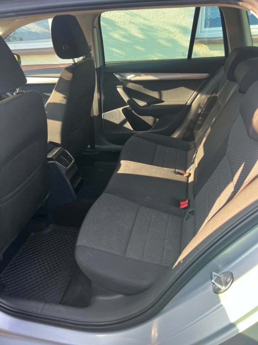 Škoda Octavia Combi 1,6 TDI automatik, fotografija 15