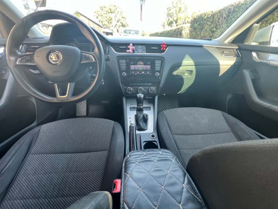 Škoda Octavia Combi 1,6 TDI automatik, fotografija 10