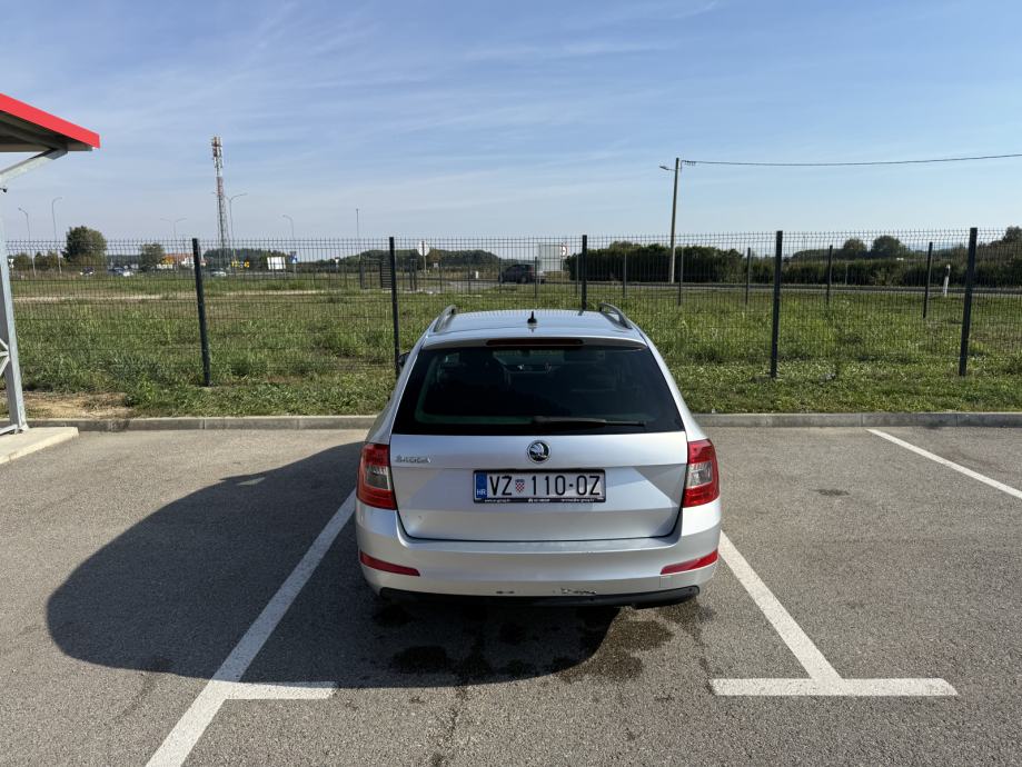 Škoda Octavia Combi 1,6 TDI automatik, fotografija 4