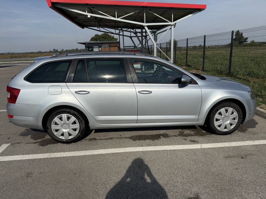 Škoda Octavia Combi 1,6 TDI automatik, fotografija 5