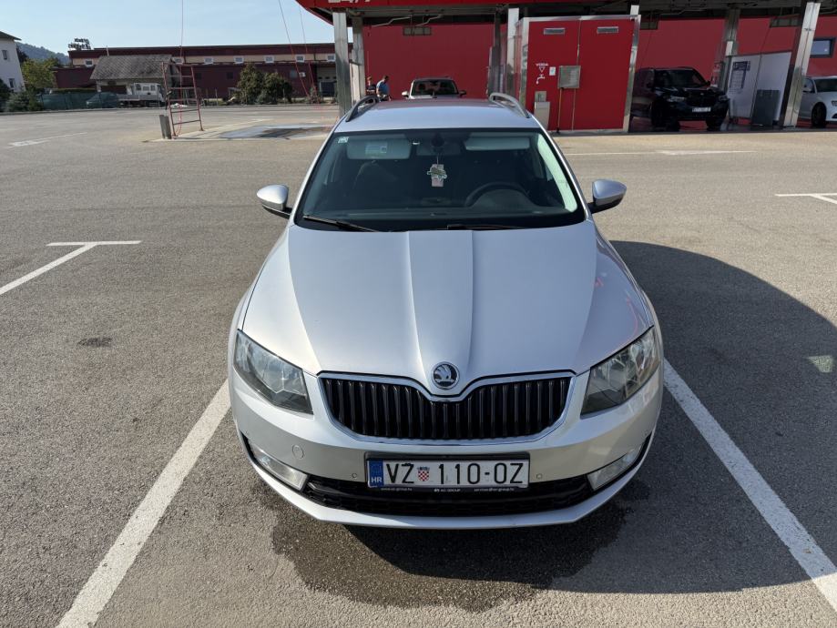 Škoda Octavia Combi 1,6 TDI automatik, fotografija 8