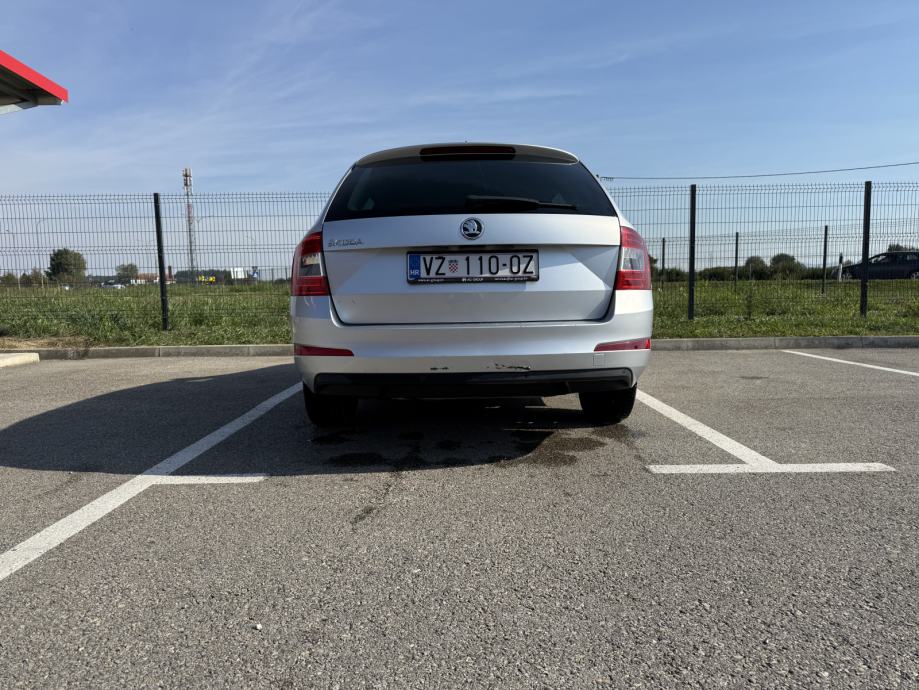 Škoda Octavia Combi 1,6 TDI automatik, fotografija 3