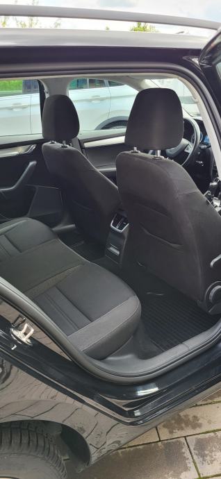 Škoda Octavia Combi 1,6 TDI DSG automatik cijena je sa pdv-om, fotografija 13