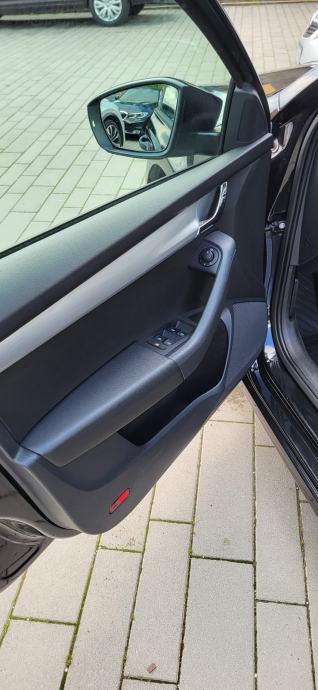 Škoda Octavia Combi 1,6 TDI DSG automatik cijena je sa pdv-om, fotografija 18