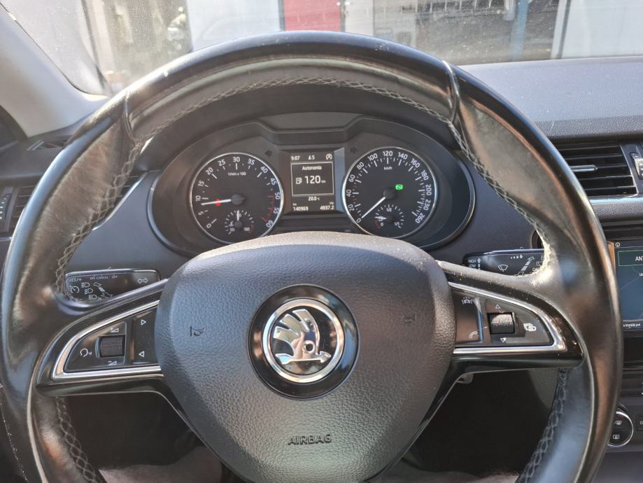 Škoda Octavia Combi 1,6 TDI dsg navi, panorama, fotografija 8