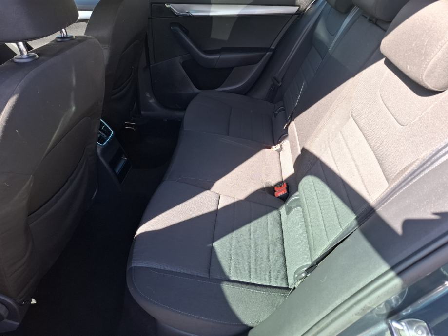 Škoda Octavia Combi 1,6 TDI dsg navi, panorama, fotografija 11