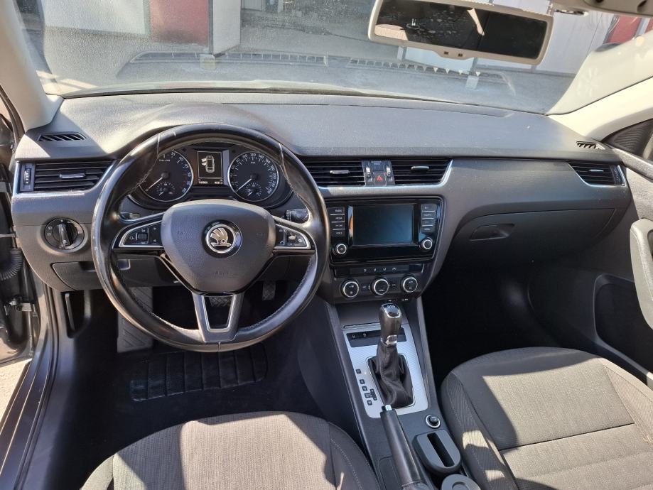 Škoda Octavia Combi 1,6 TDI dsg navi, panorama, fotografija 12