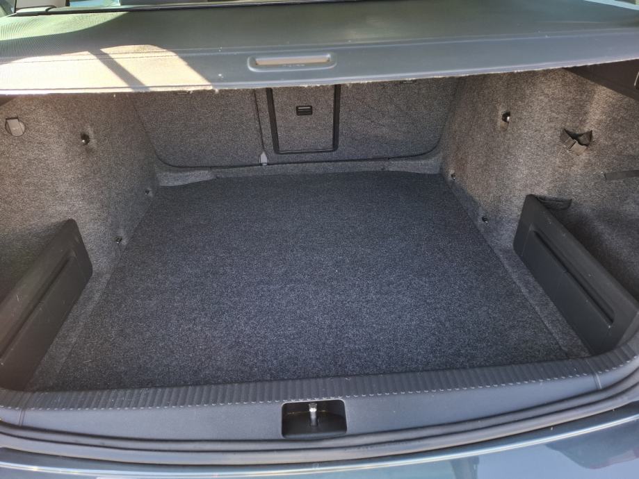 Škoda Octavia Combi 1,6 TDI dsg navi, panorama, fotografija 13