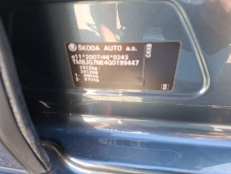 Škoda Octavia Combi 1,6 TDI dsg navi, panorama, fotografija 16