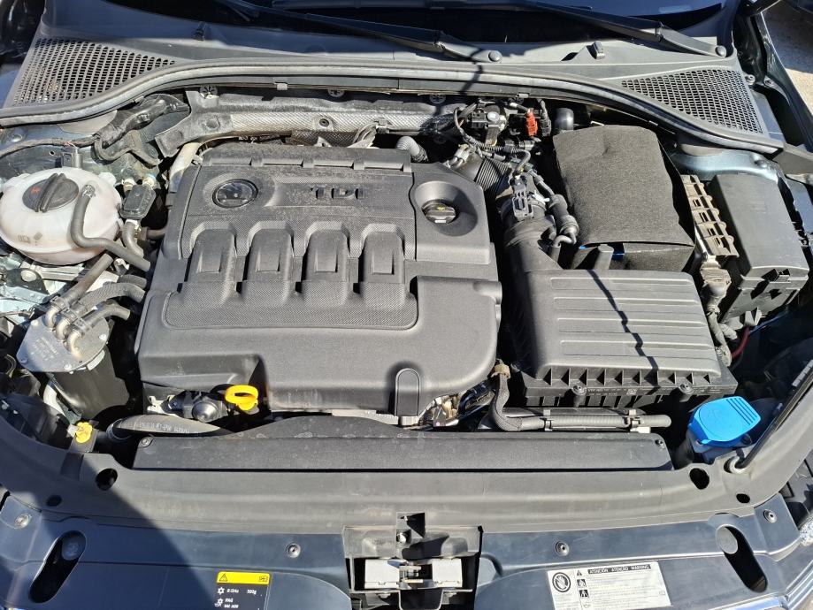 Škoda Octavia Combi 1,6 TDI dsg navi, panorama, fotografija 14