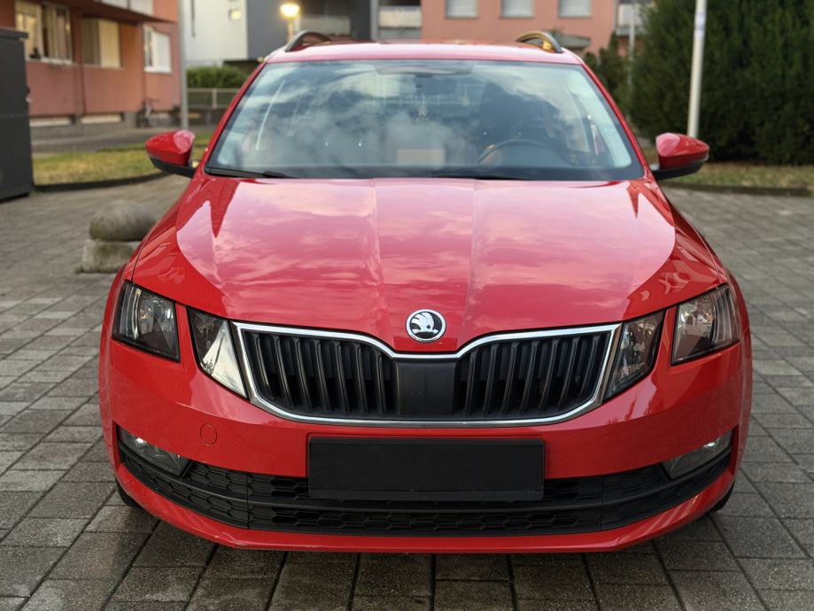 Škoda Octavia Combi 1,6 TDI DSG / REG 1god / NAVI / PDC / TOP STANJE, fotografija 3