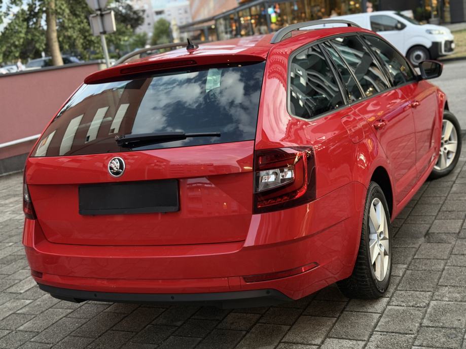 Škoda Octavia Combi 1,6 TDI DSG / REG 1god / NAVI / PDC / TOP STANJE, fotografija 7