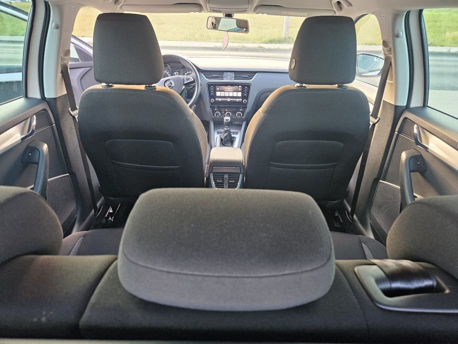 Škoda Octavia Combi 1,6 TDI /NAVIGACIJA / REDIZAJN / 24MJ.JAMSTVO TOP, fotografija 18