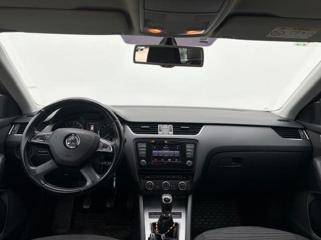 Škoda Octavia Combi 1,6 TDI, fotografija 9