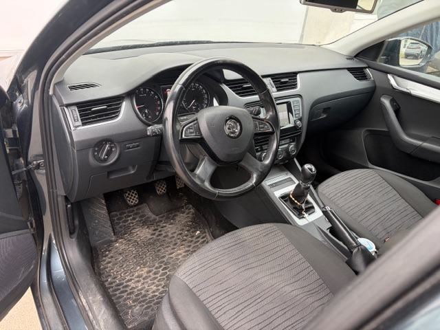 Škoda Octavia Combi 1,6 TDI, fotografija 7