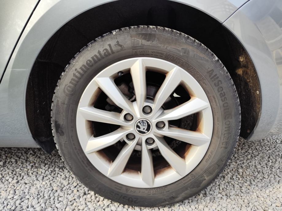 Škoda Octavia Combi 1,6 TDI - REGISTRIRANA GODINU DANA, fotografija 10