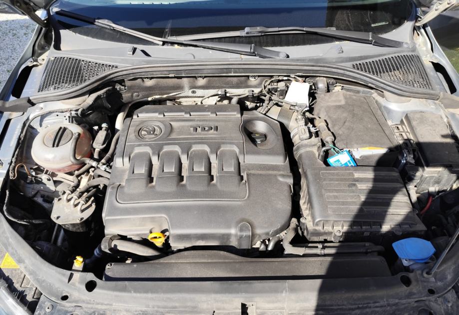 Škoda Octavia Combi 1,6 TDI - REGISTRIRANA GODINU DANA, fotografija 14