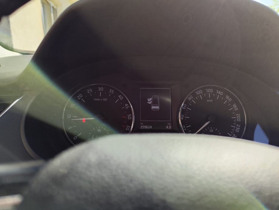 Škoda Octavia Combi 1,6 TDI - REGISTRIRANA GODINU DANA, fotografija 16