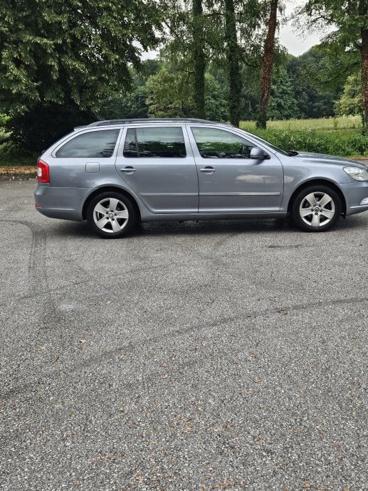 Škoda Octavia Combi 1,6 TDI, fotografija 6