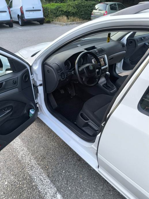 Škoda Octavia Combi 1,6 TDI, fotografija 4