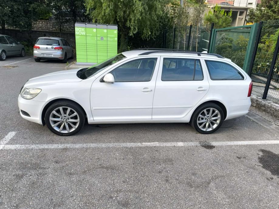 Škoda Octavia Combi 1,6 TDI, fotografija 2