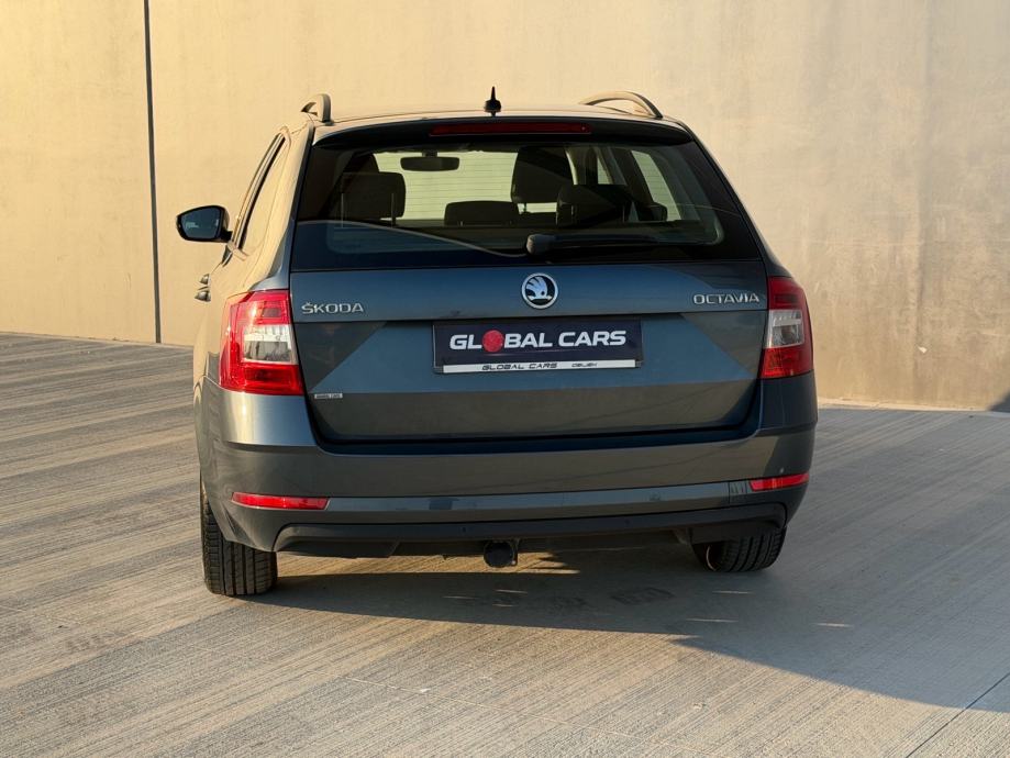 Škoda Octavia Combi 1,6 TDI, fotografija 7