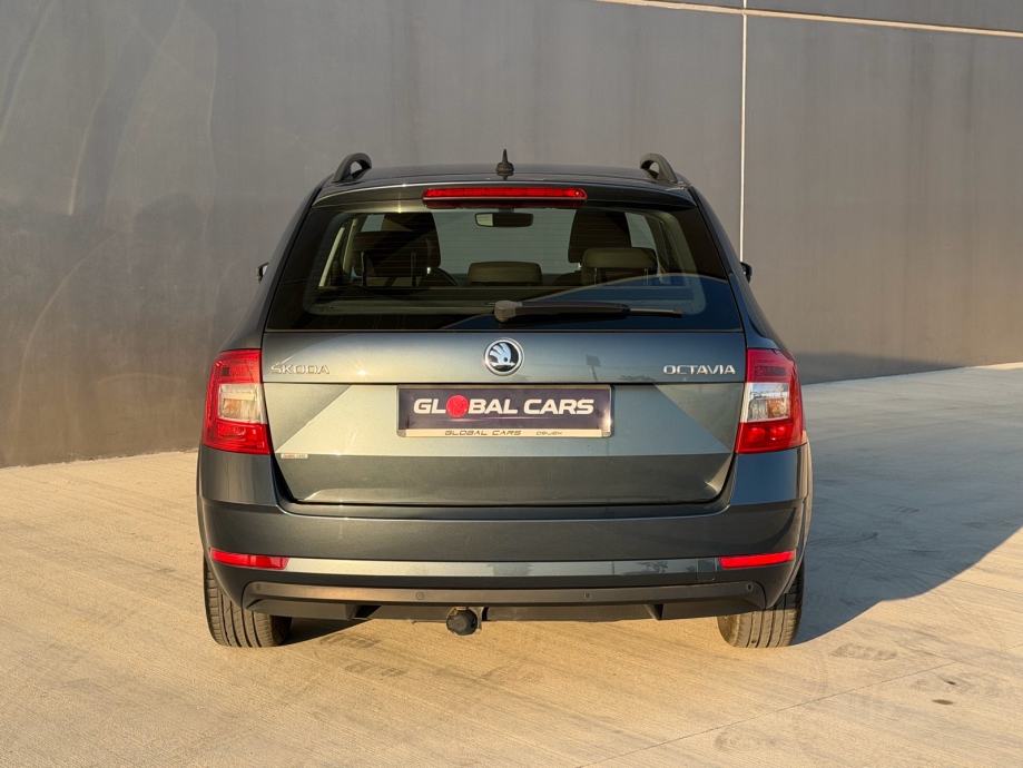 Škoda Octavia Combi 1,6 TDI, fotografija 9