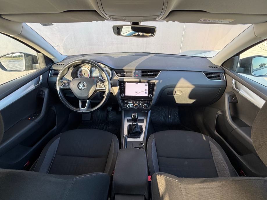 Škoda Octavia Combi 1,6 TDI, fotografija 11