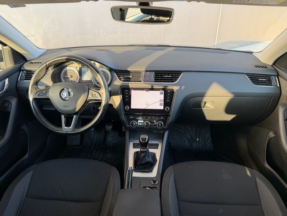 Škoda Octavia Combi 1,6 TDI, fotografija 12