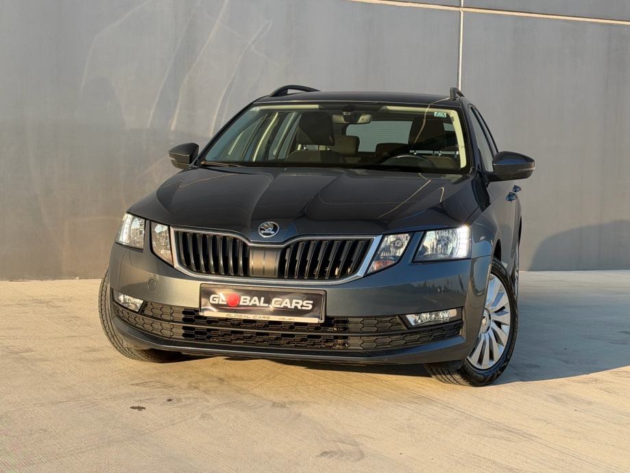 Škoda Octavia Combi 1,6 TDI, fotografija 2