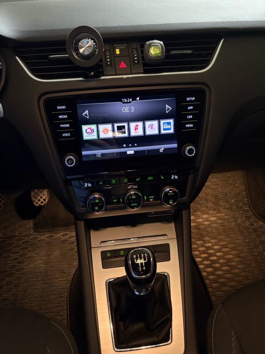 Škoda Octavia Combi 1,6 TDI, fotografija 11