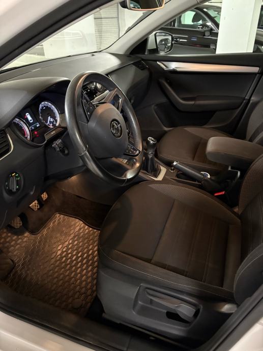 Škoda Octavia Combi 1,6 TDI, fotografija 15