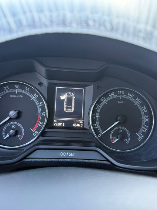 Škoda Octavia Combi 1,6 TDI, fotografija 8