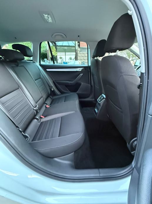 Škoda Octavia Combi 1,6 TDI, fotografija 13