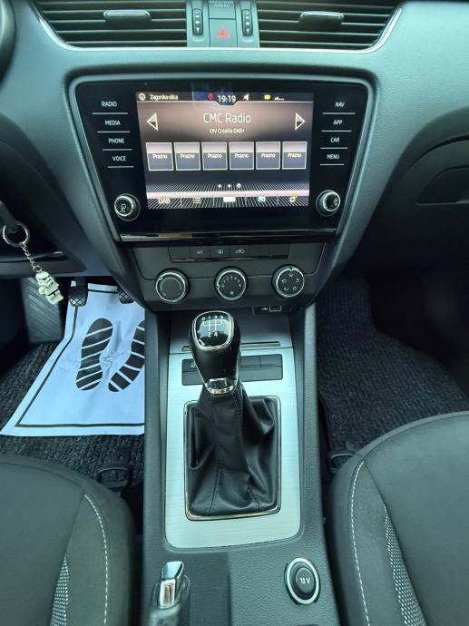 Škoda Octavia Combi 1,6 TDI, fotografija 12