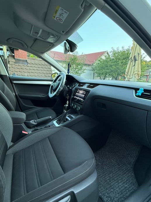 Škoda Octavia Combi 1,6 TDI, fotografija 14