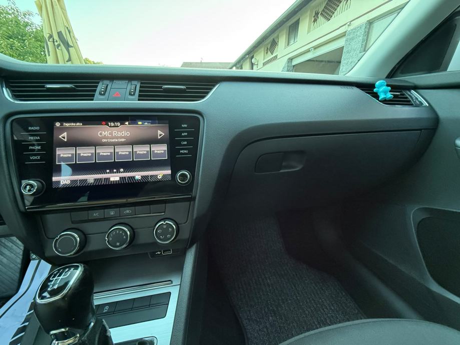 Škoda Octavia Combi 1,6 TDI, fotografija 11