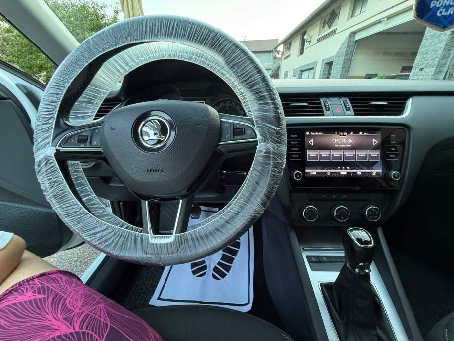 Škoda Octavia Combi 1,6 TDI, fotografija 9