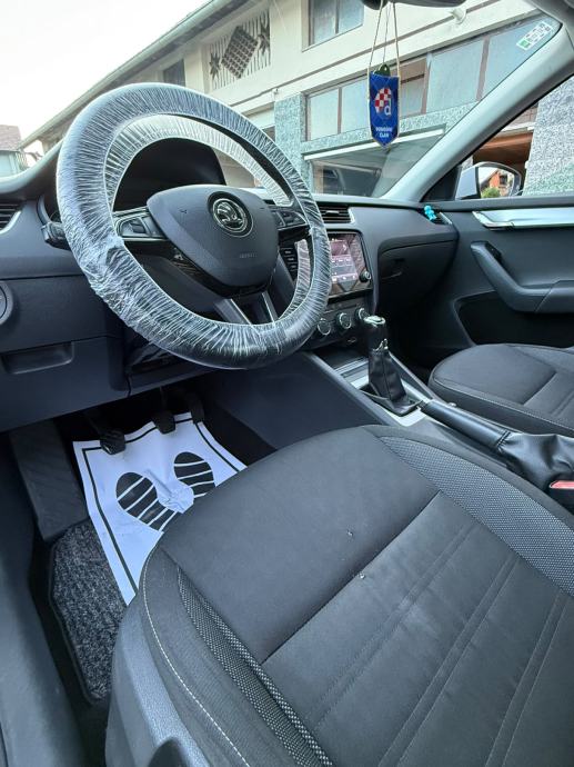 Škoda Octavia Combi 1,6 TDI, fotografija 10
